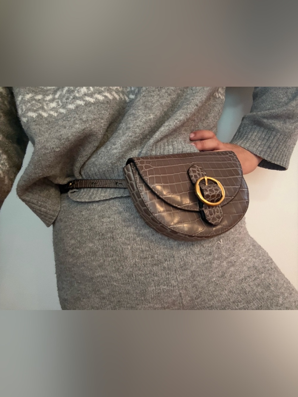 Banana Republic crocodile embossed leather convertible belt bag gold tone buckle